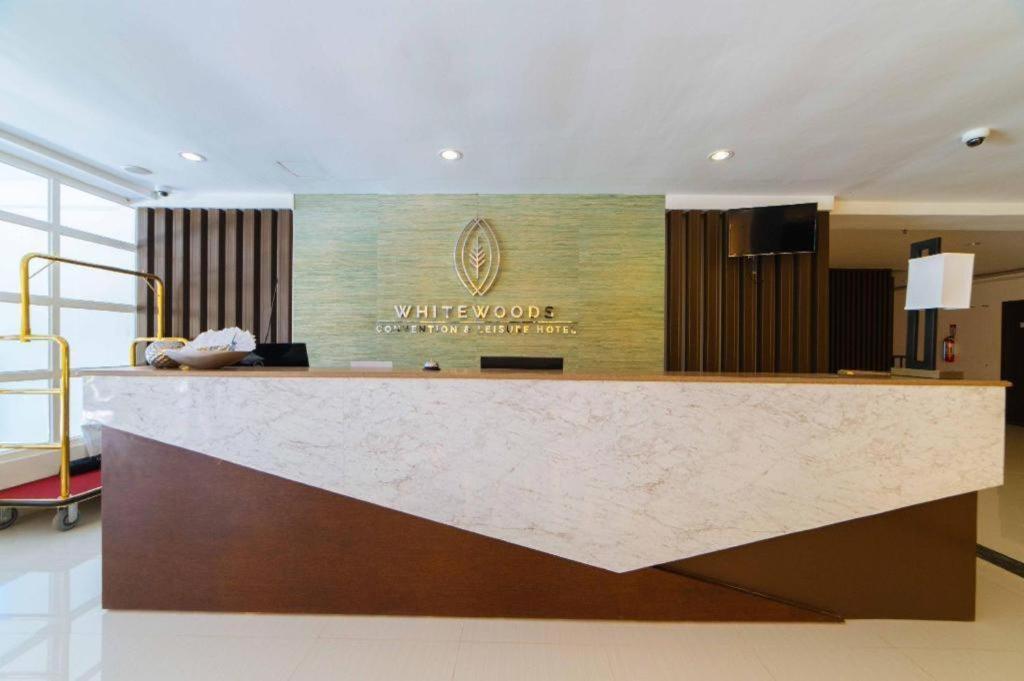 Whitewoods Convention And Leisure Hotel Silang Exterior photo