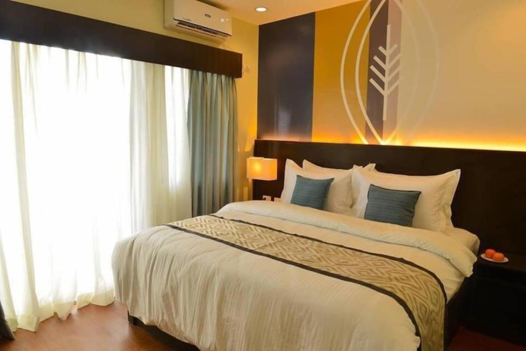 Whitewoods Convention And Leisure Hotel Silang Exterior photo