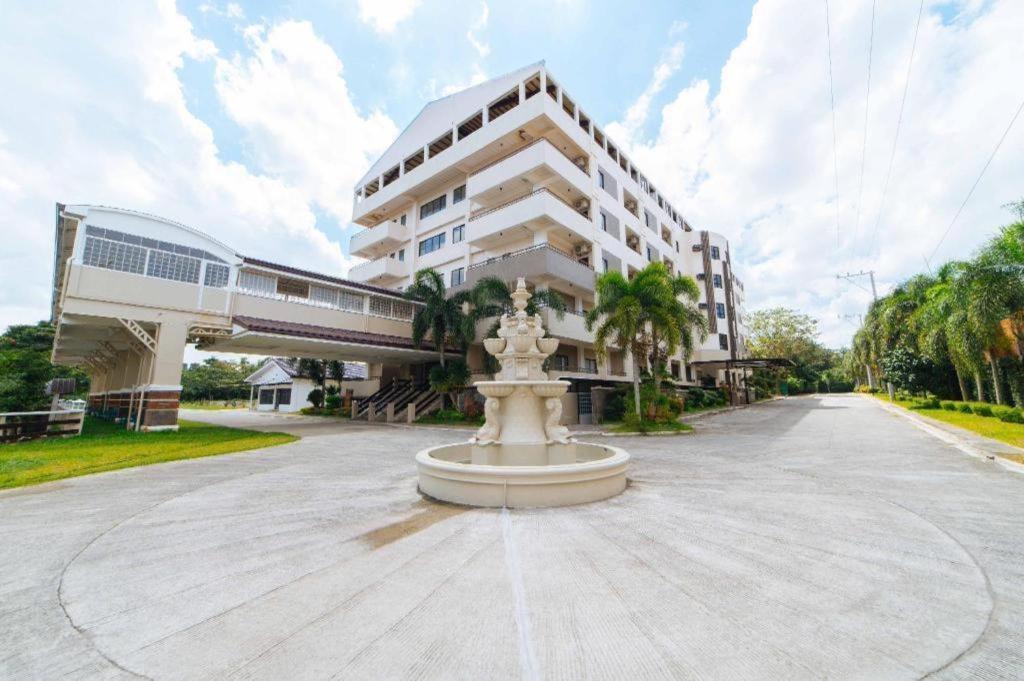 Whitewoods Convention And Leisure Hotel Silang Exterior photo